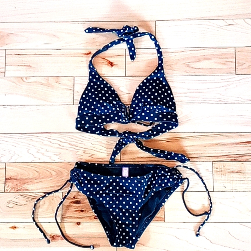 - Black and white spots Bikini set